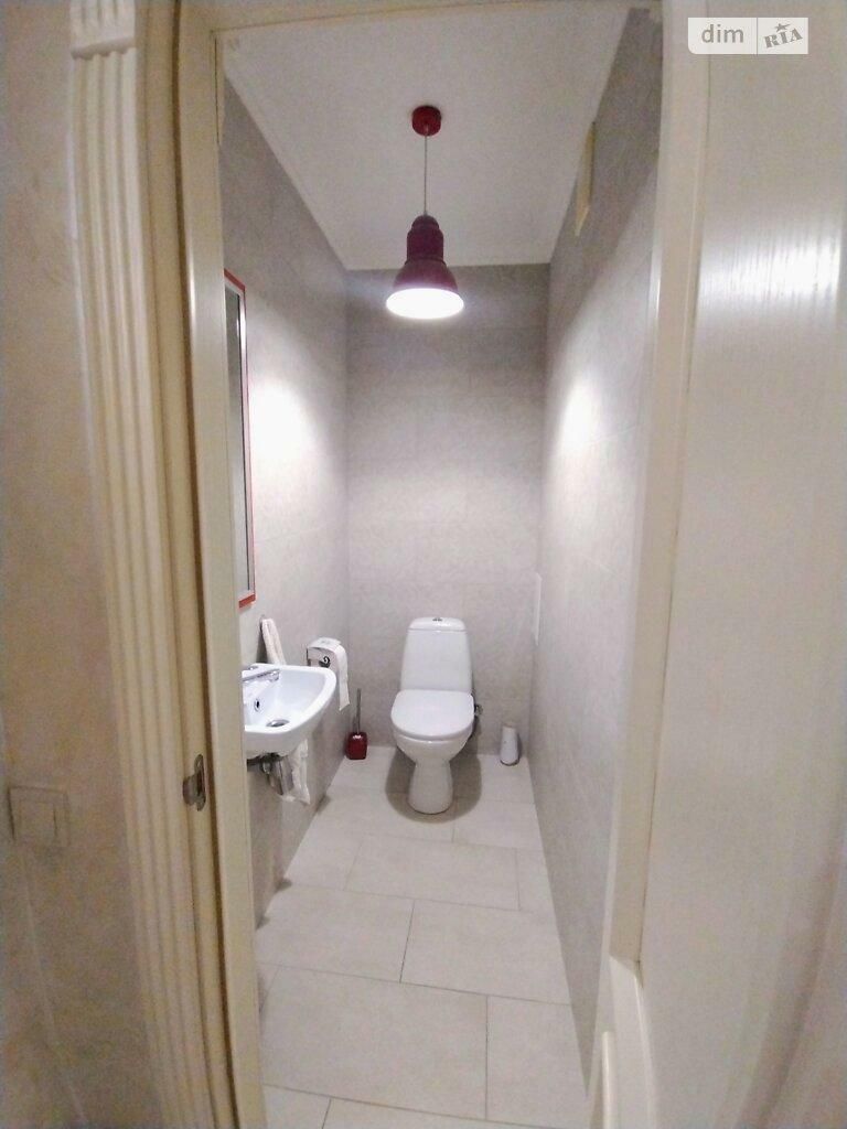 1830649879753349