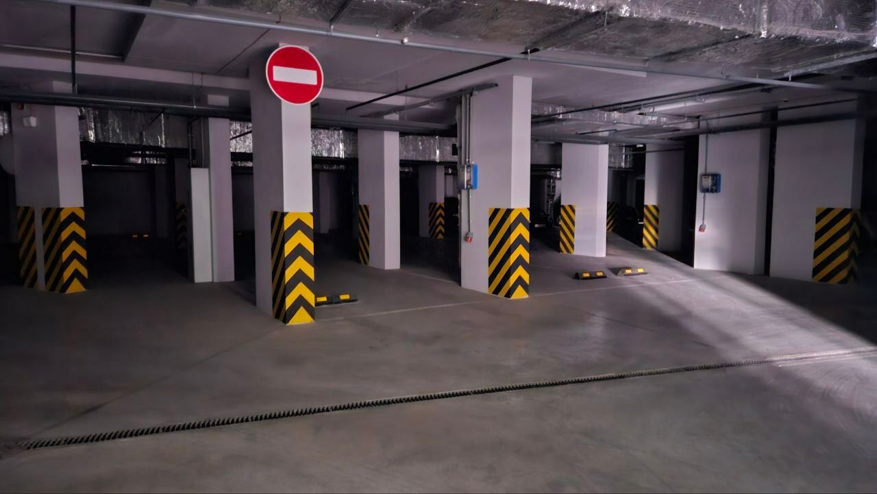 1831938403963349