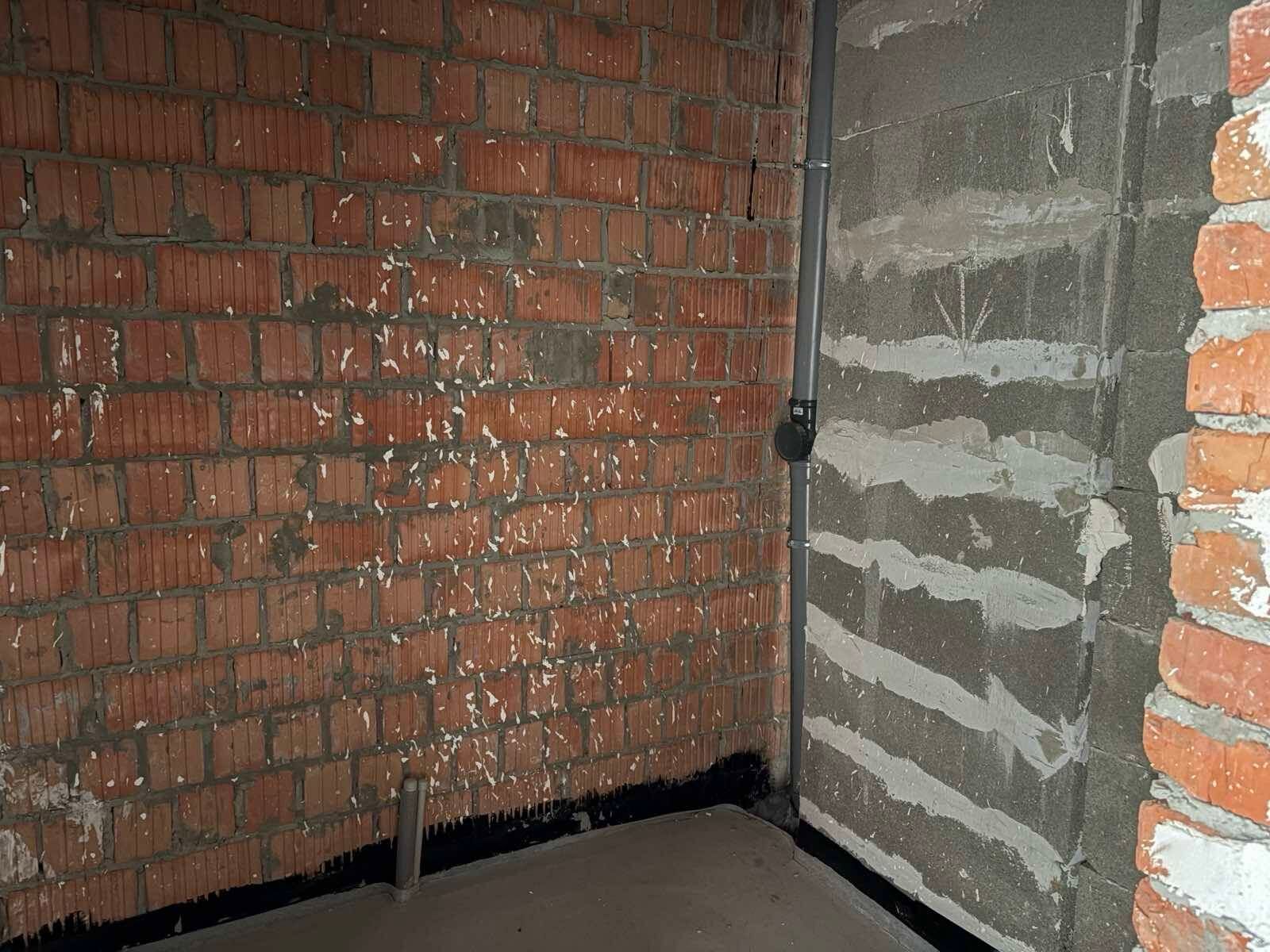 1833534904916035