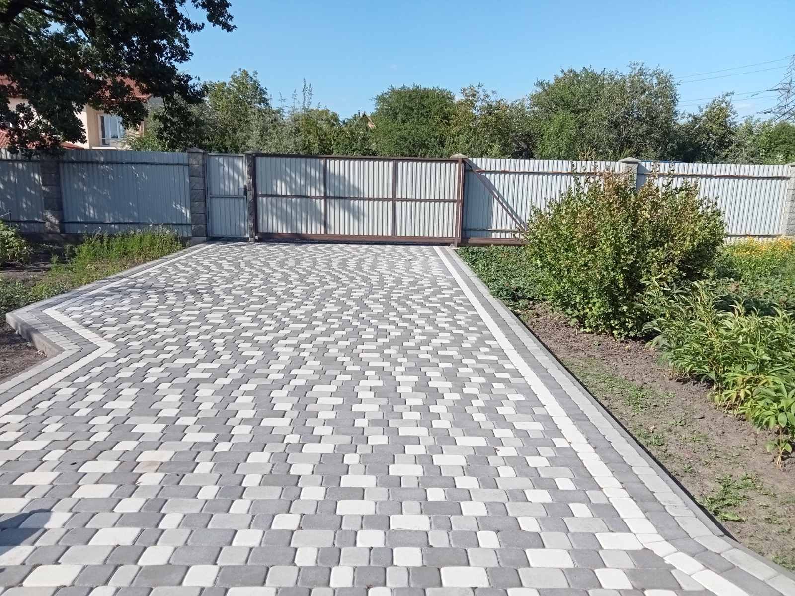 1836058741389035
