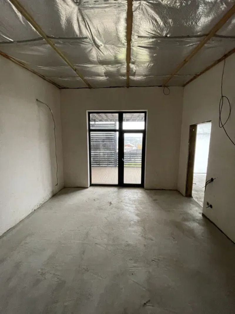 1842003370685350