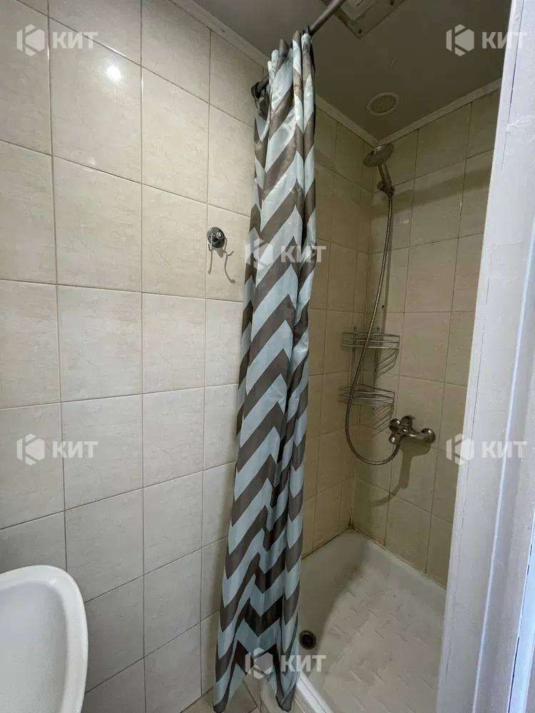 1834796329501351