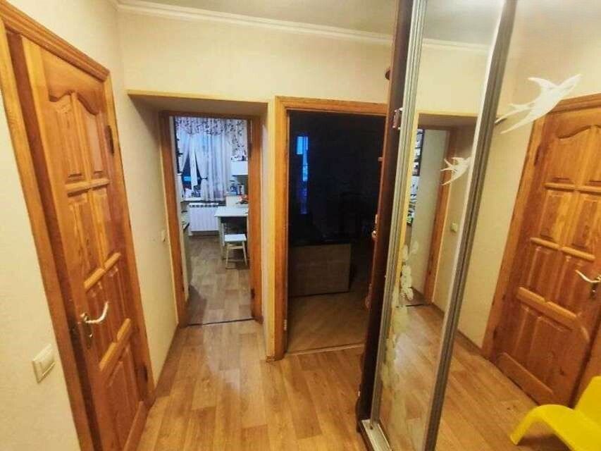 1833988499430352