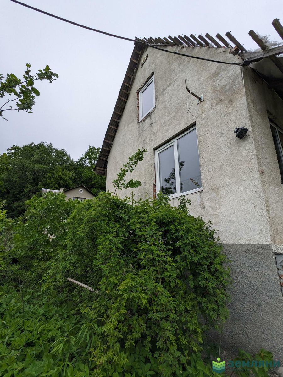 1834012572461352