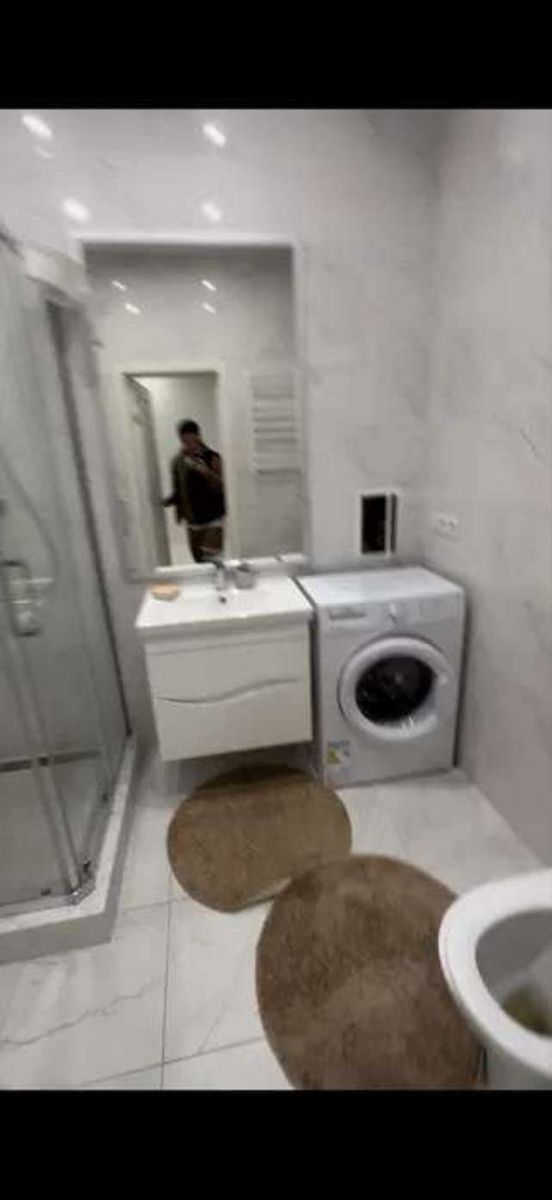 1834613896410352