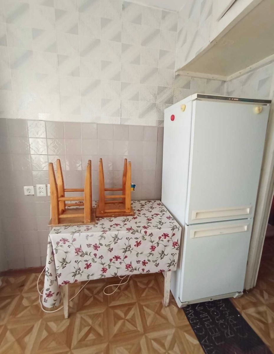 1835298706824352