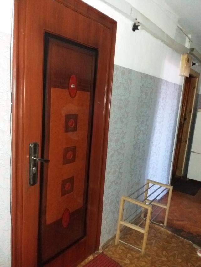 1841609730315352
