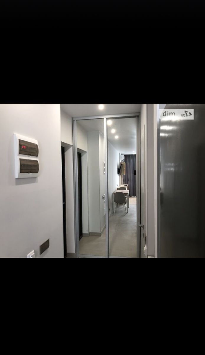 1832174611602353