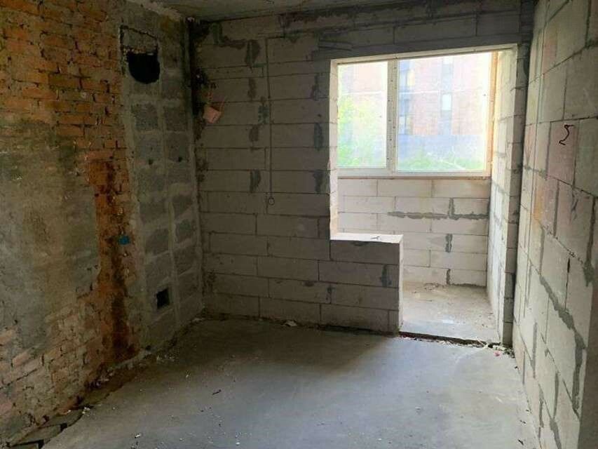 1835812676263353