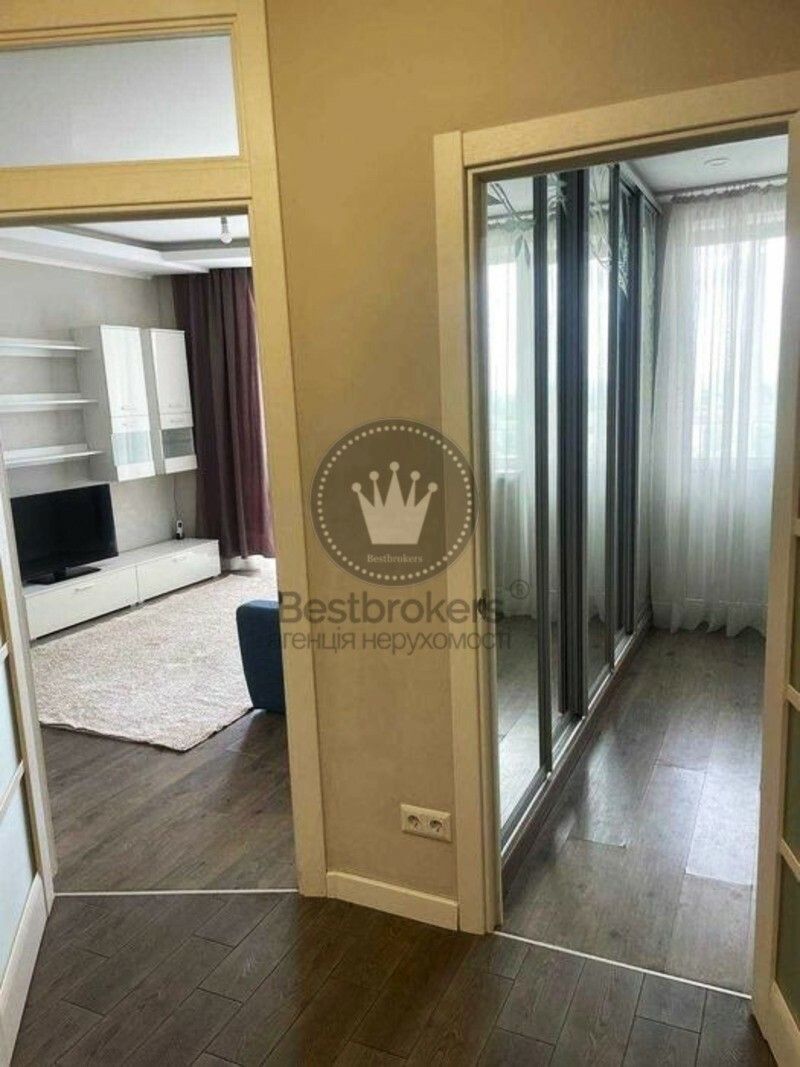 1831923470116357