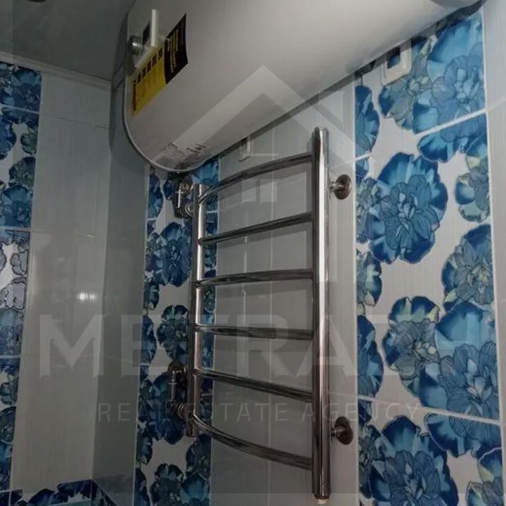 1835114954519357