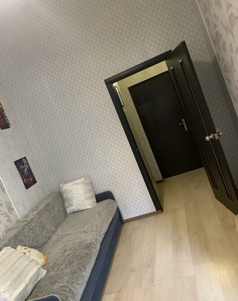 1831465898937358