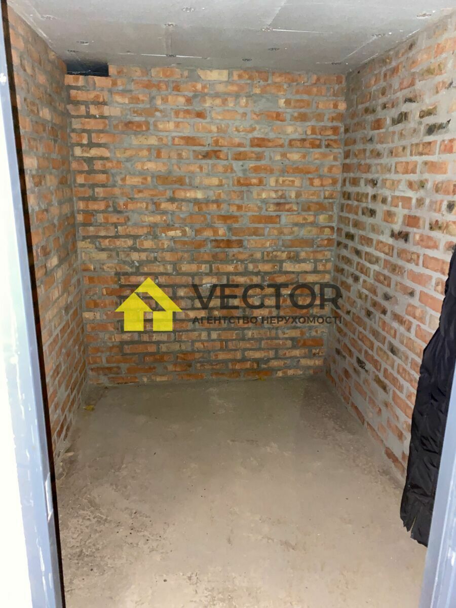 1825663497891359