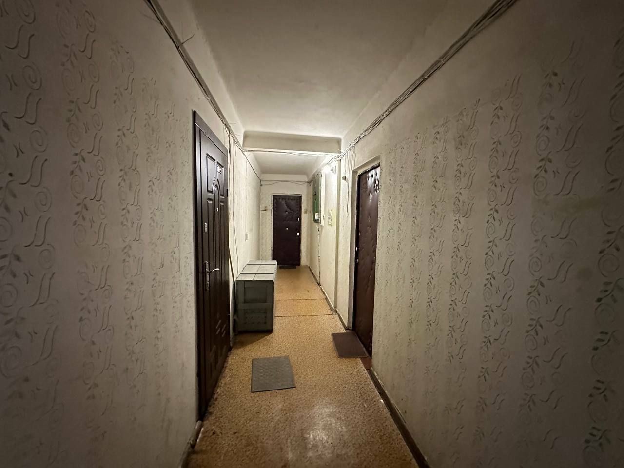 1837179997333036