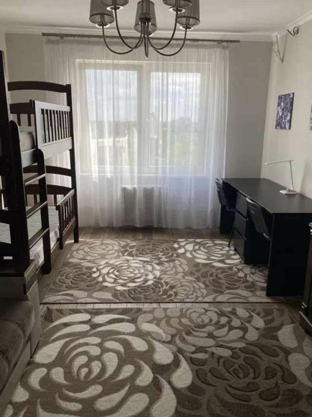 1836981742565360