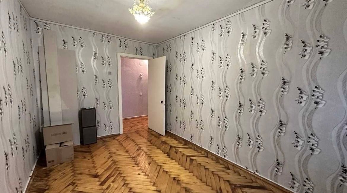 1831755461400361