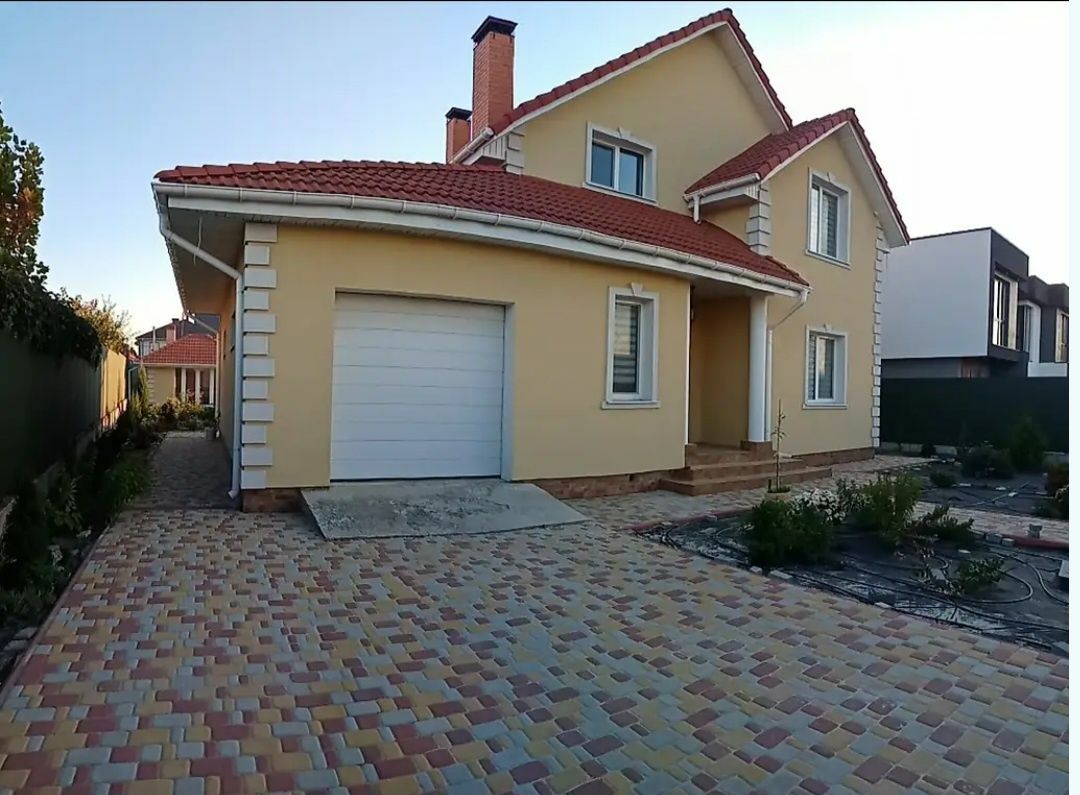 1834722533064361