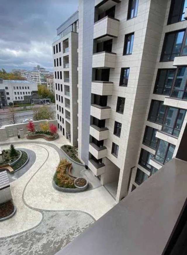 1842252436589364