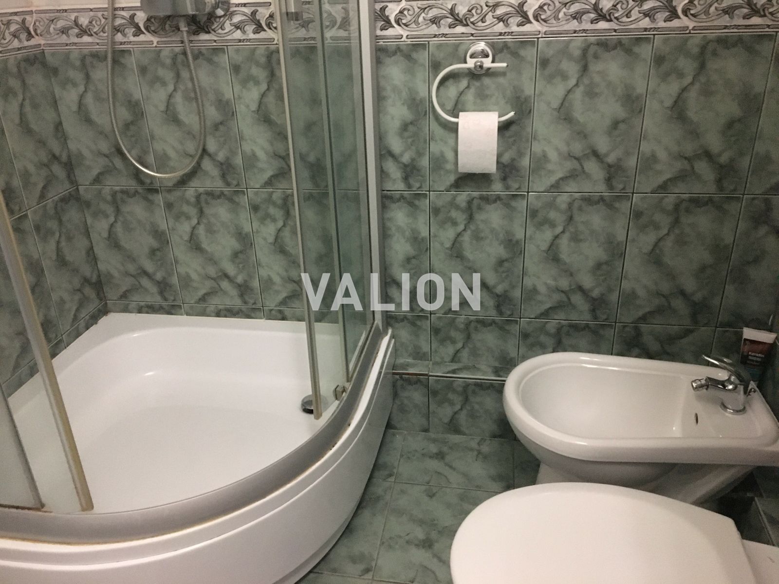 1833665402290366