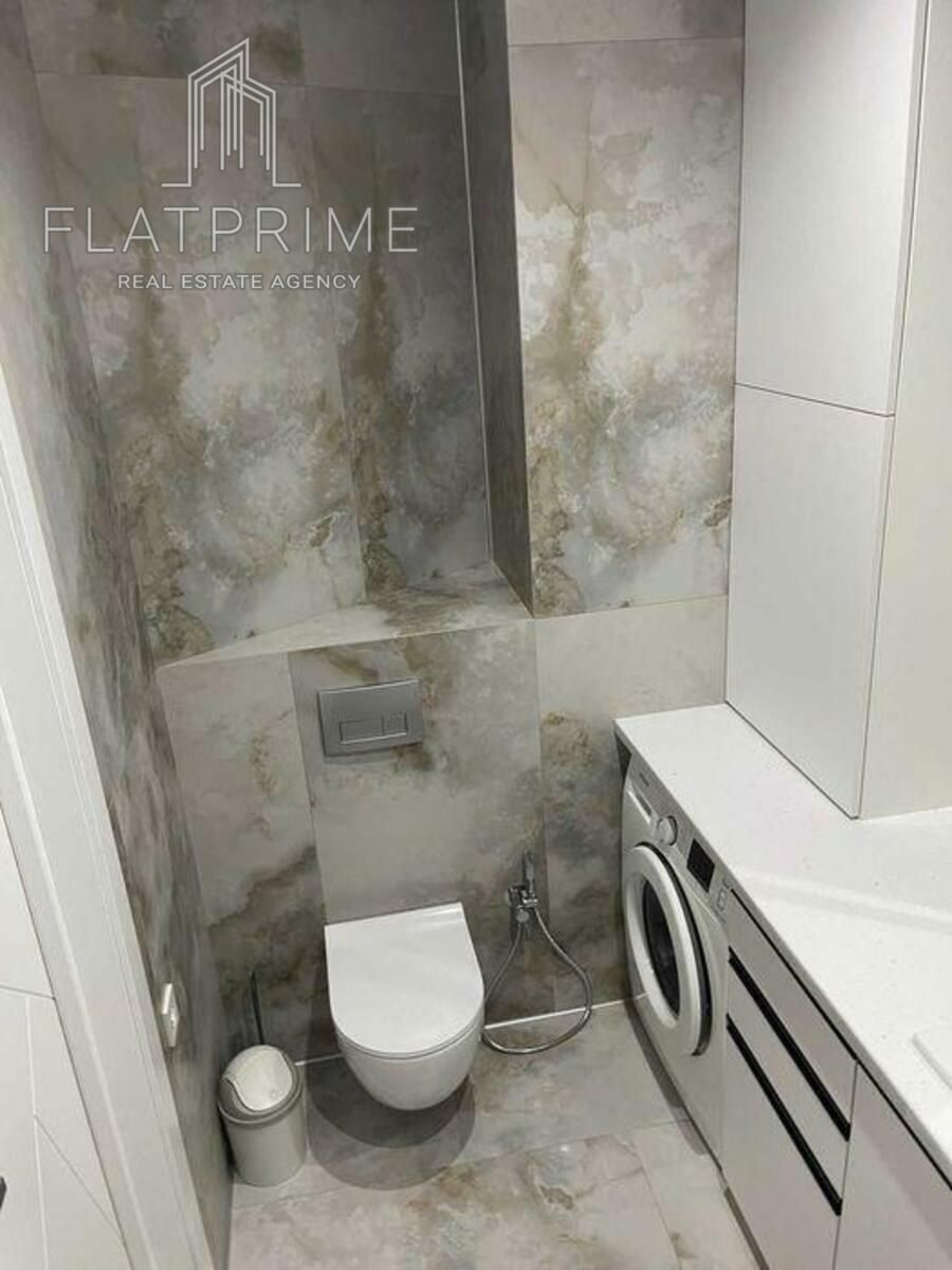 1831467568175369