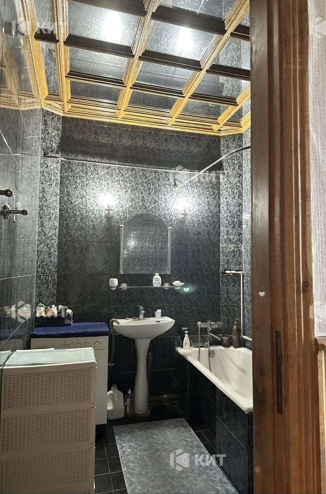 1824496190404037