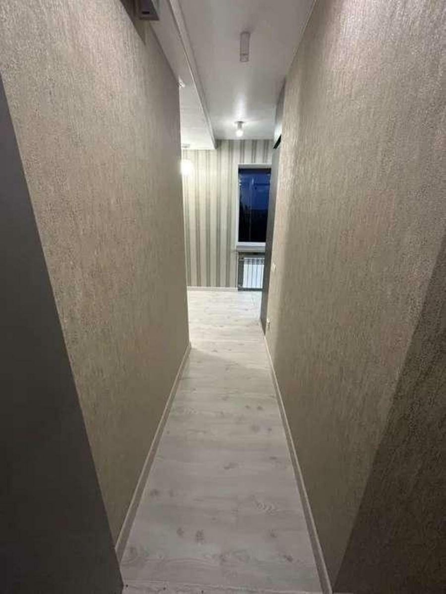1832615779187037