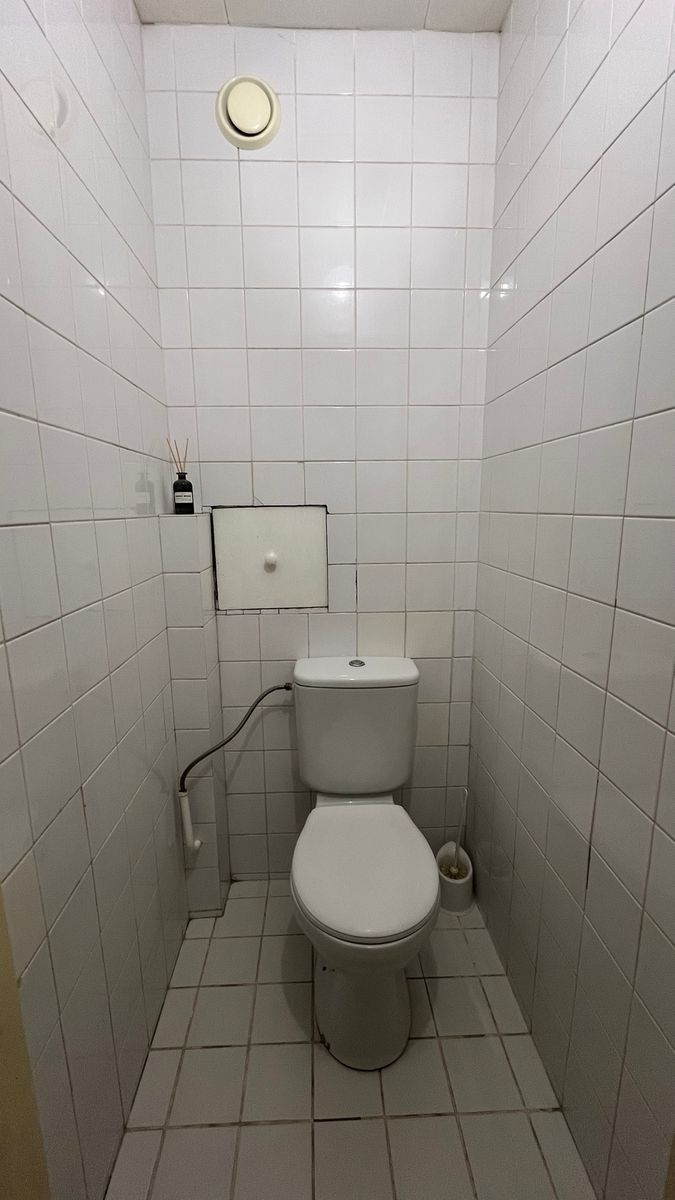 1835180860408037
