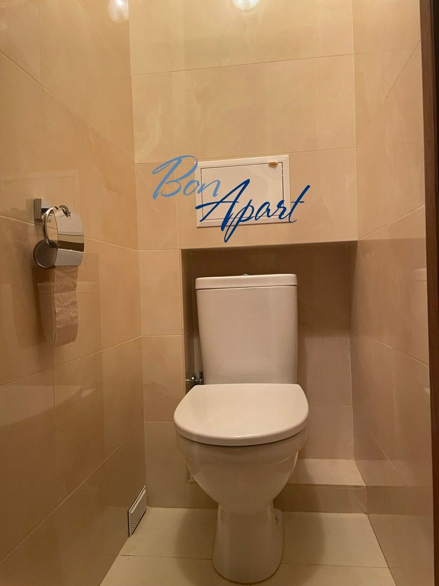1836370606460037