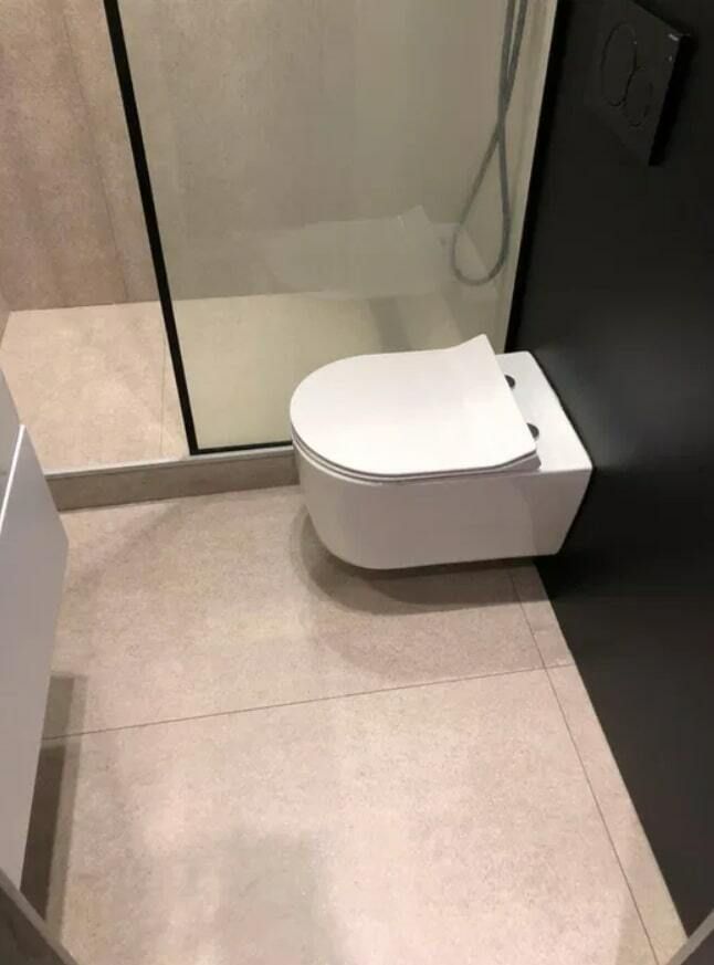1832908931998370