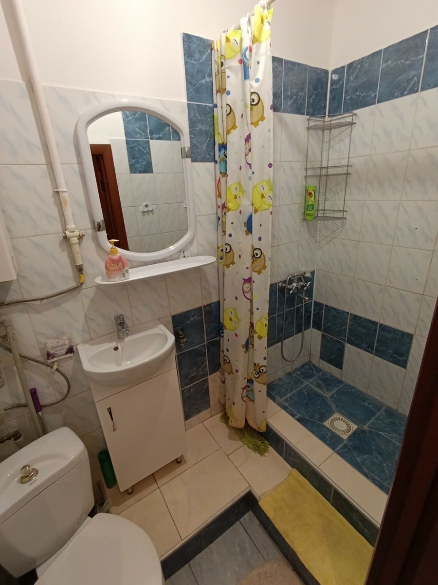 1831570081662373