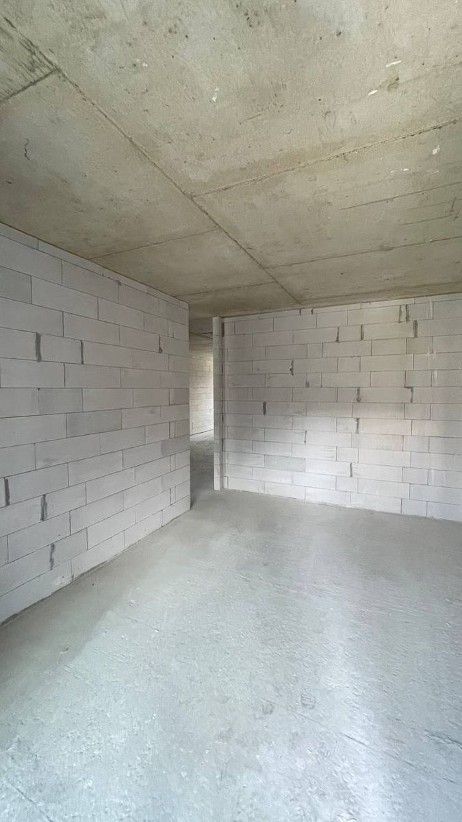 1839800670349373