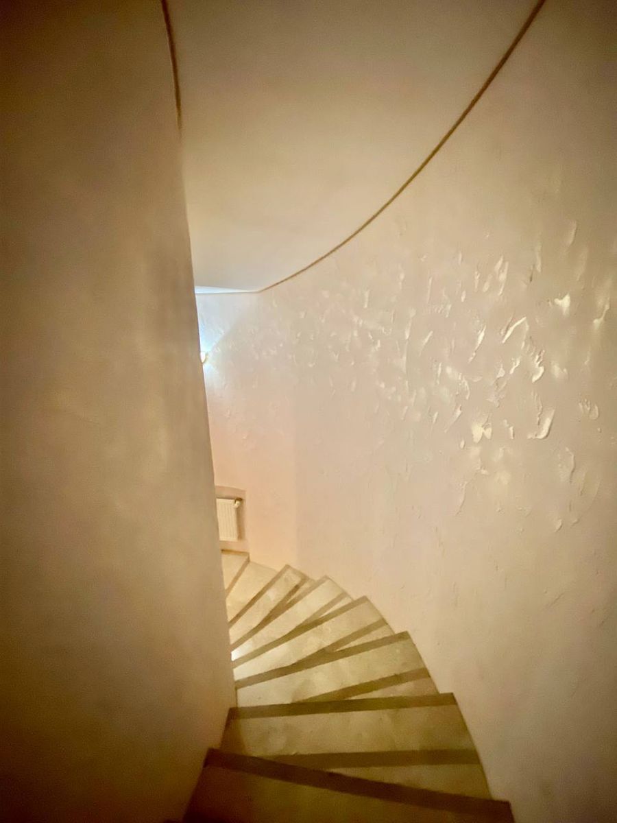 1840345639763373