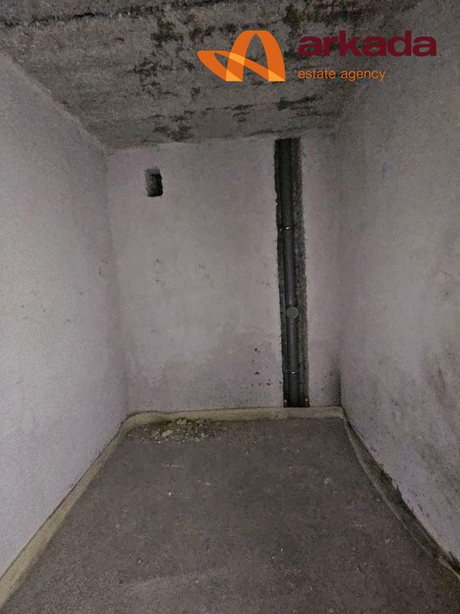 1838878658150374