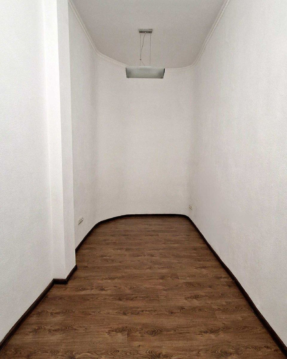 1832899115732375