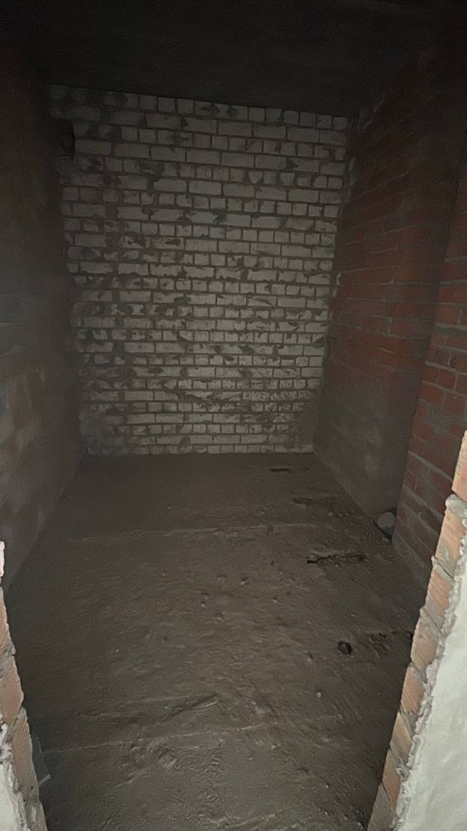 1836455084595375