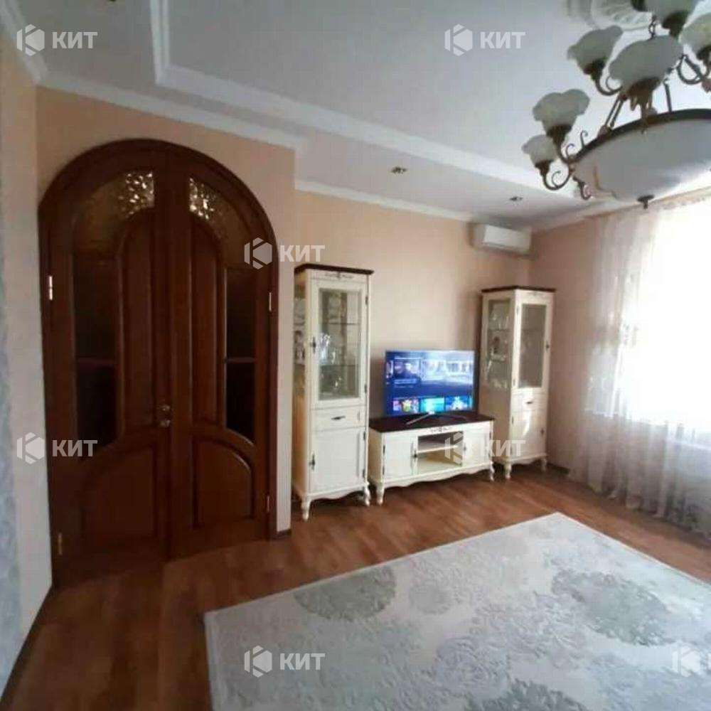 1839157186708375