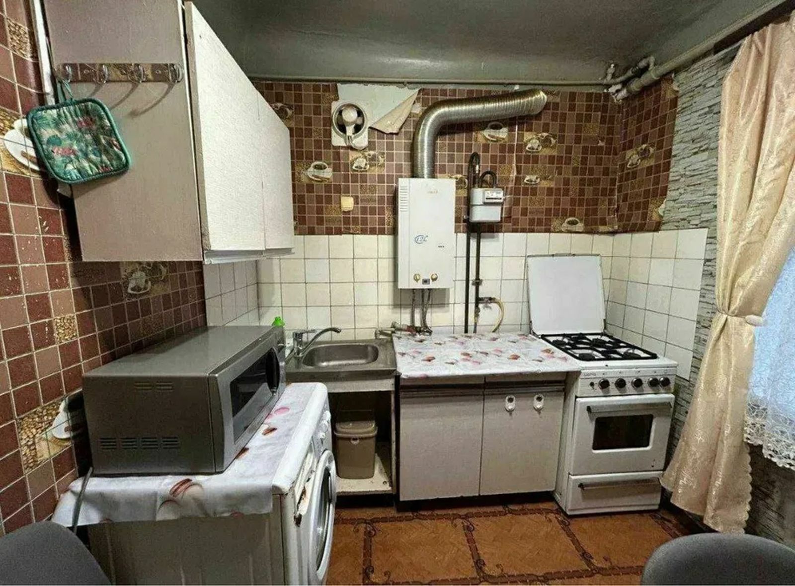 1834719738367376