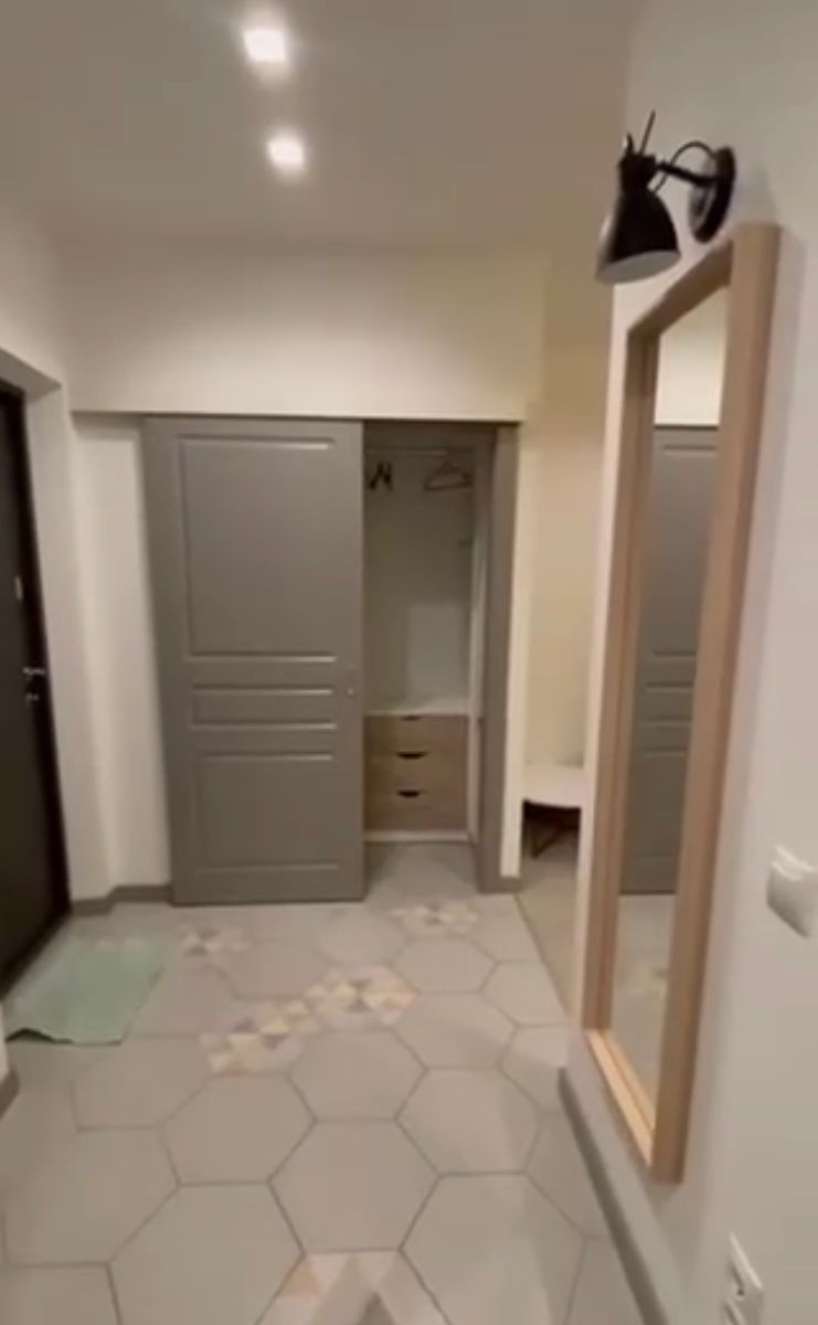 1835432034383376