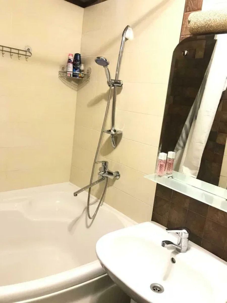 1763430264081377