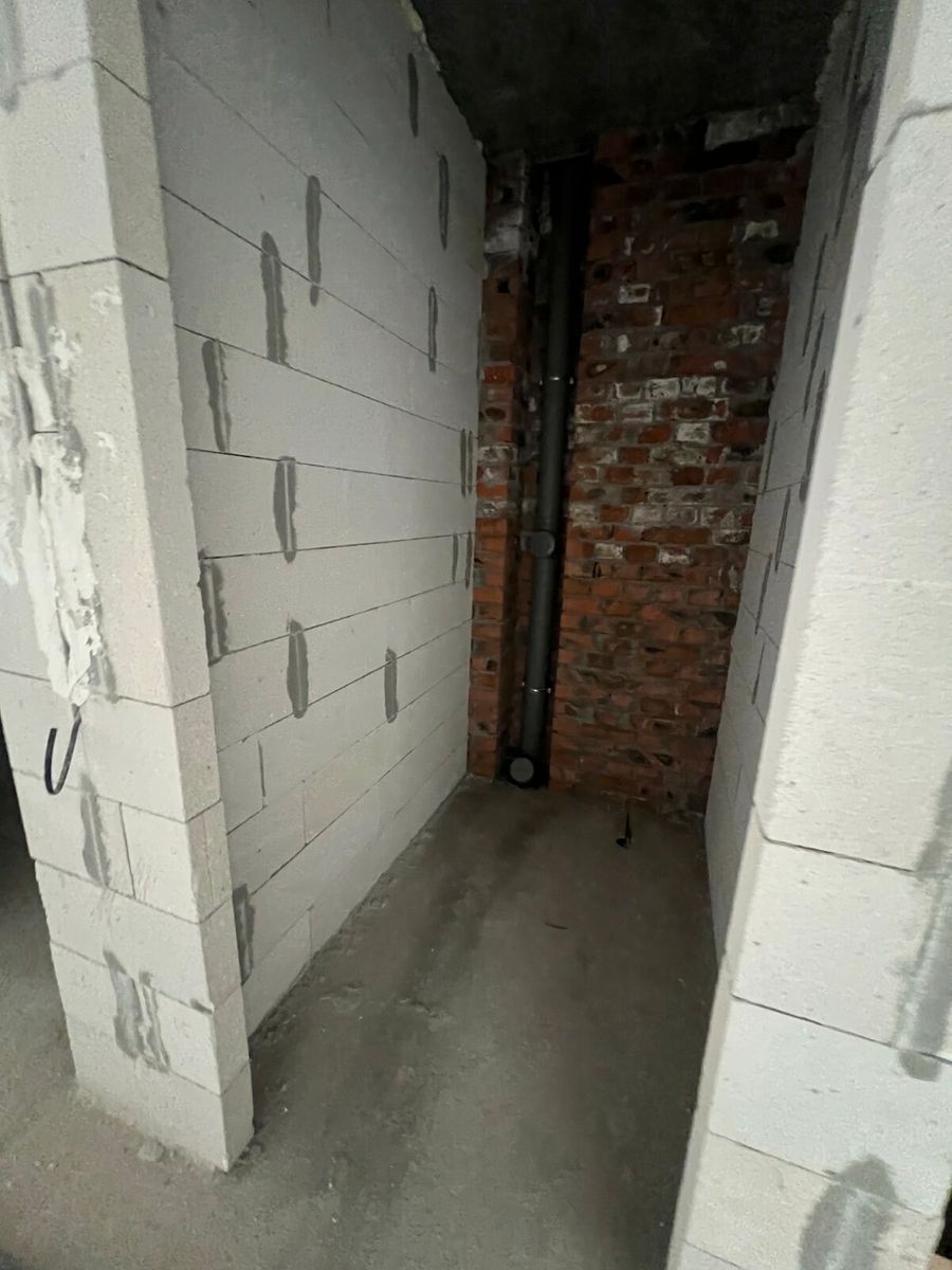 1833271685035378