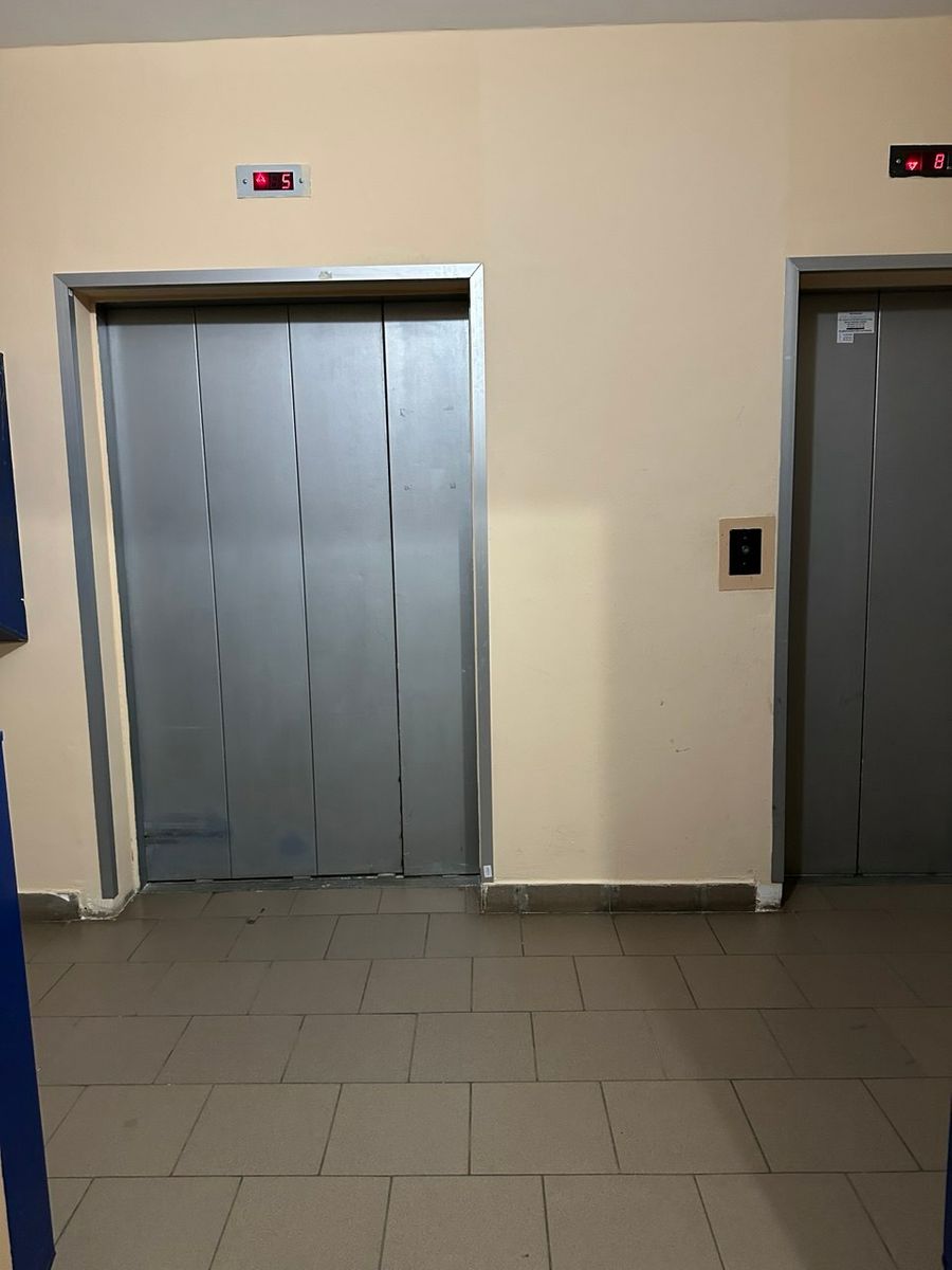 1830275815901379