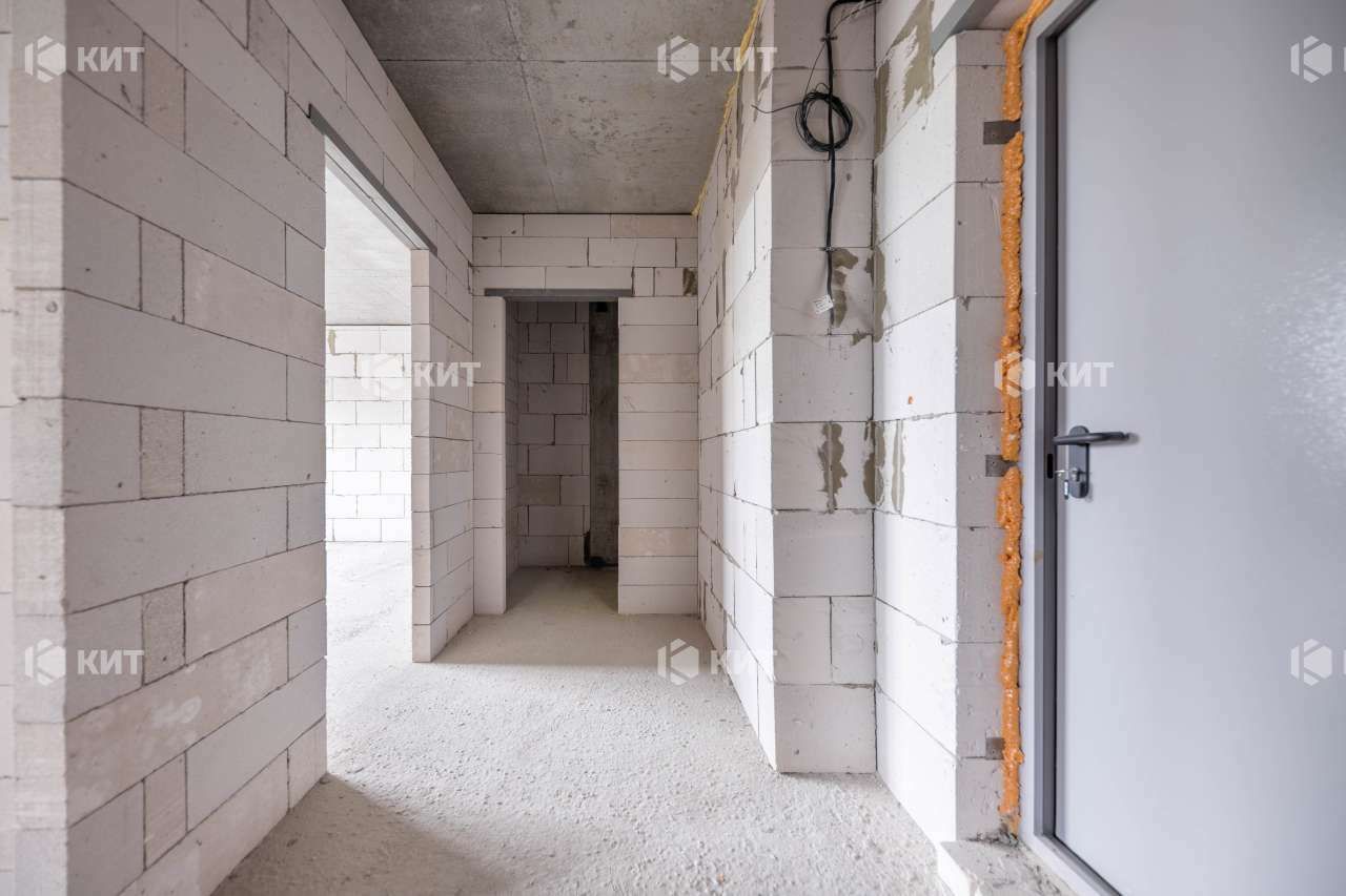 1835429767726379