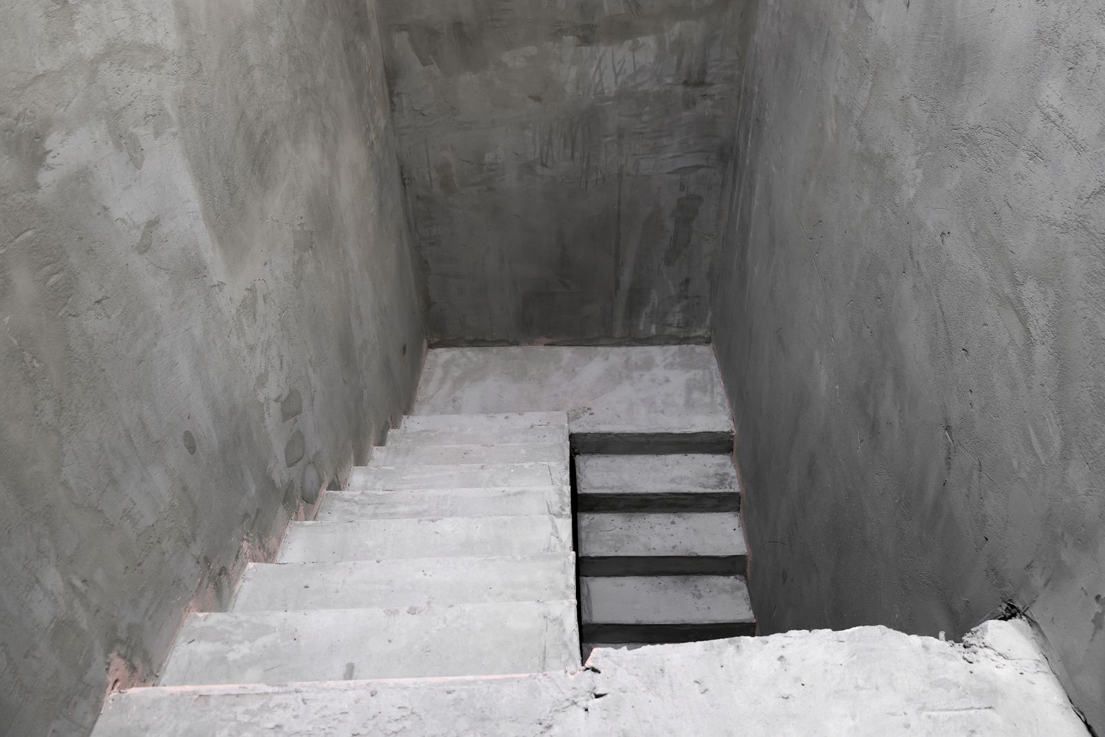 1835094302778380