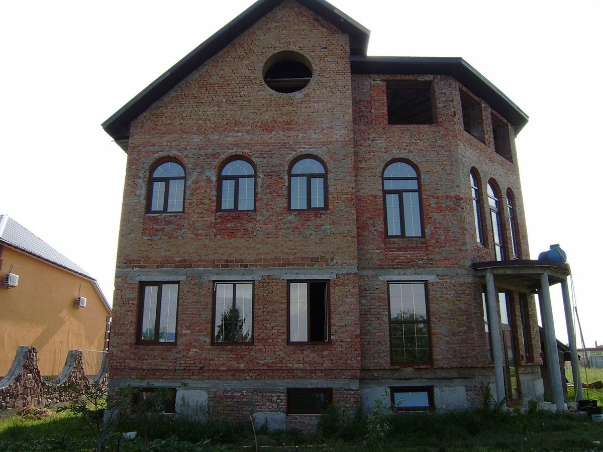 1835883156321380