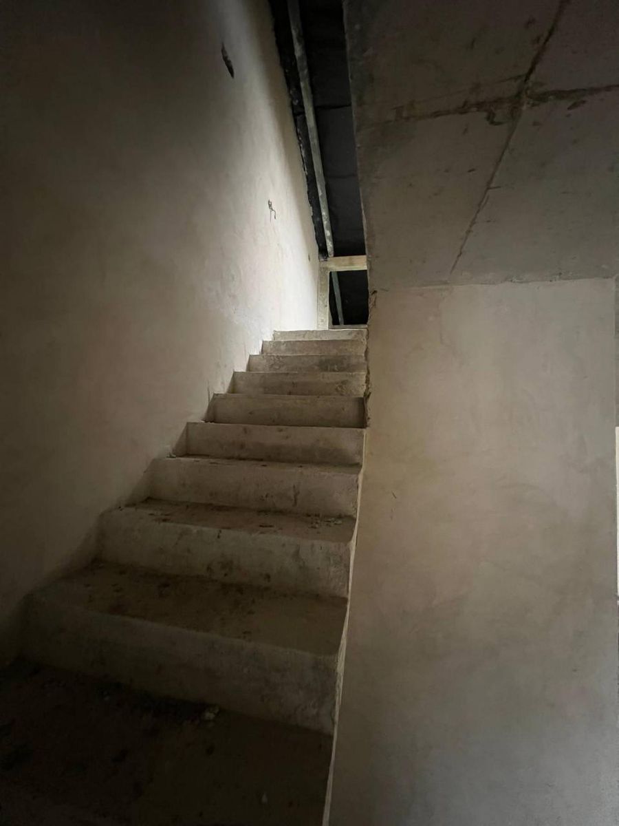 1839615852346381