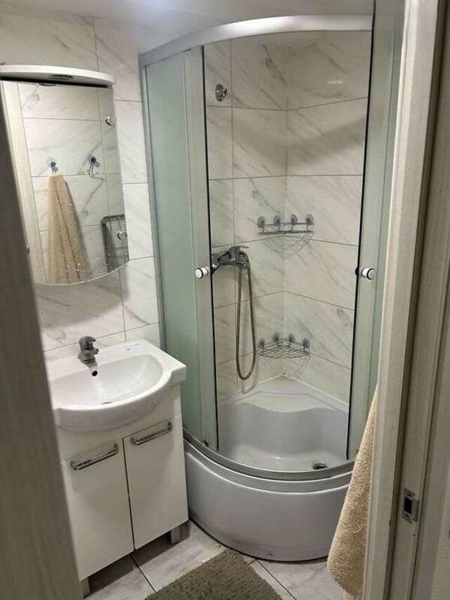 1835097035267382