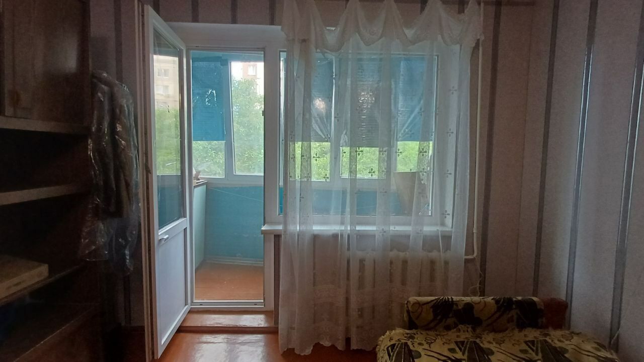 1836367938209382