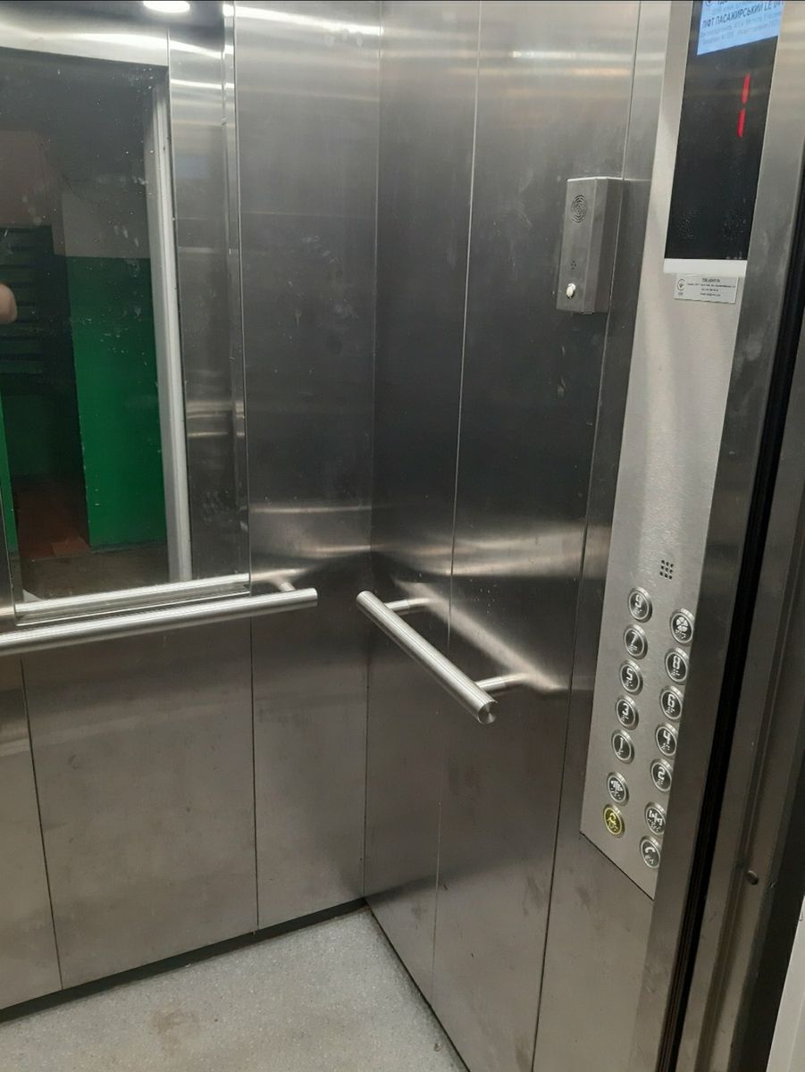 1835090966758383