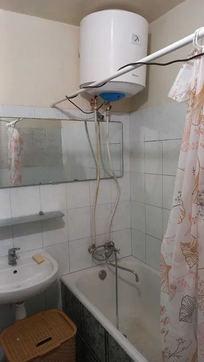 1835337804645383