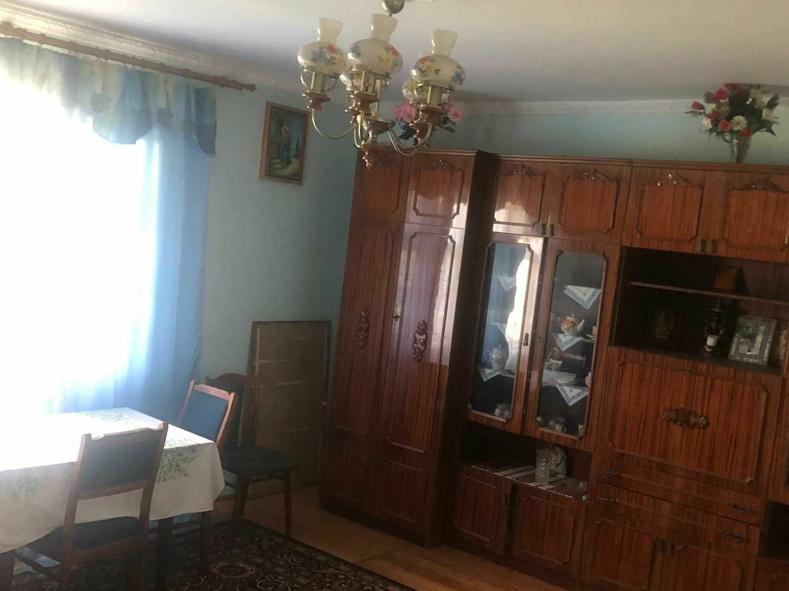 1835349042087383